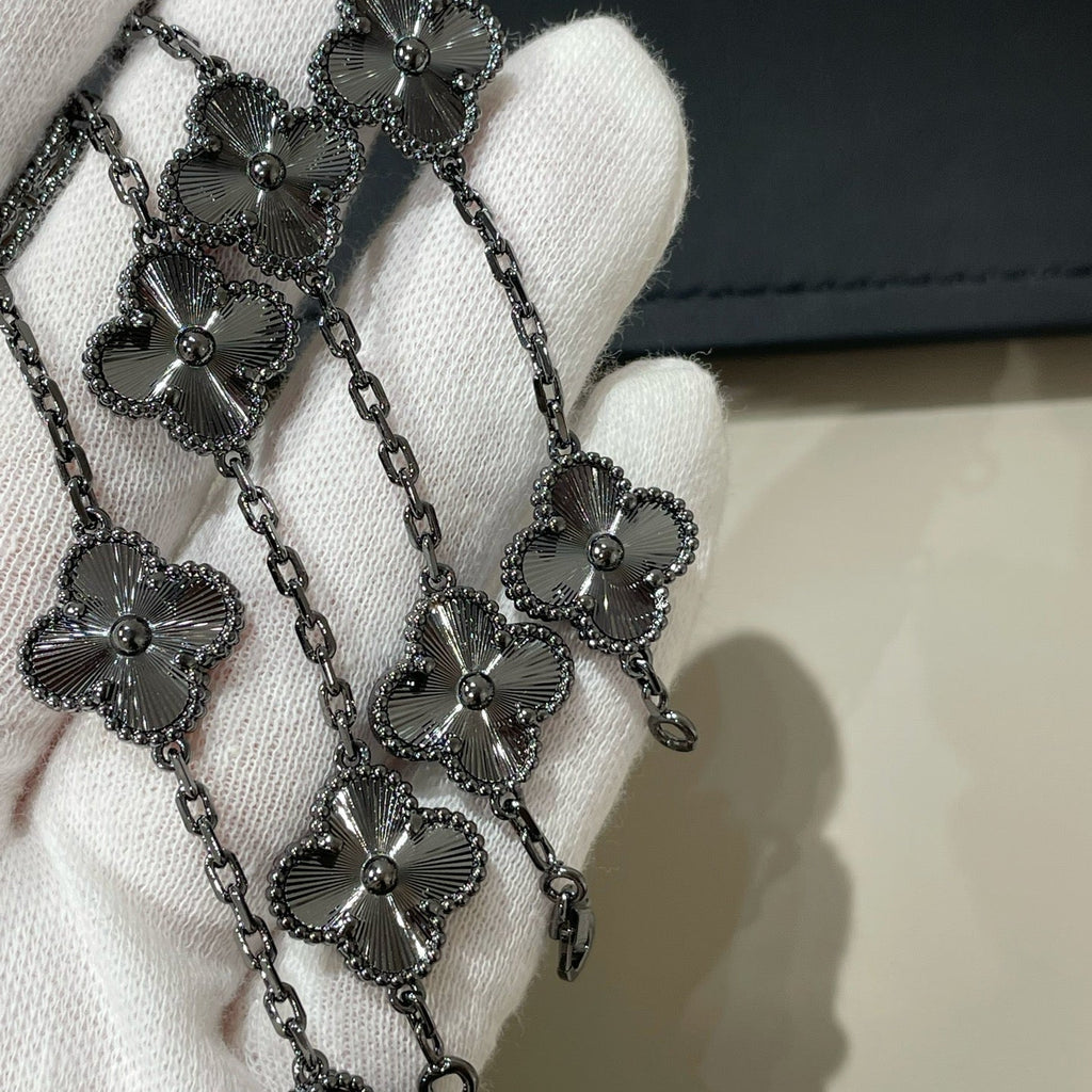 [Traum]Neues CLOVER 5 MOTIV SCHWARZES ARMBAND