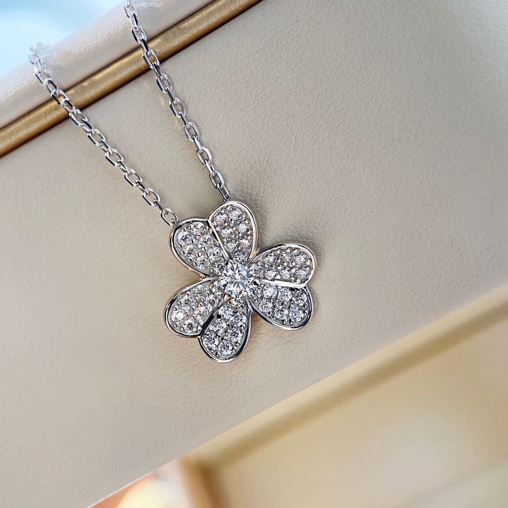 Traum-Halskette aus Silber mit Kleeblatt-Diamanten