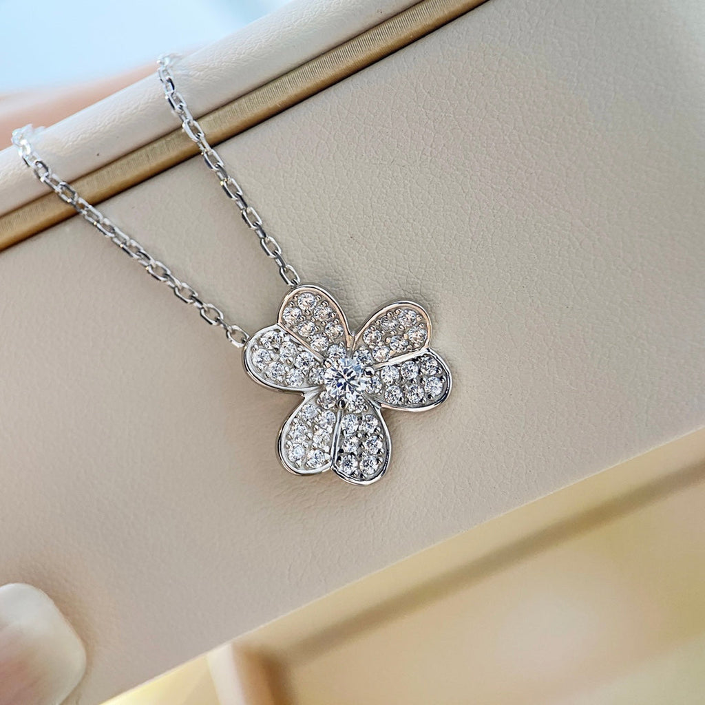 Traum-Halskette aus Silber mit Kleeblatt-Diamanten