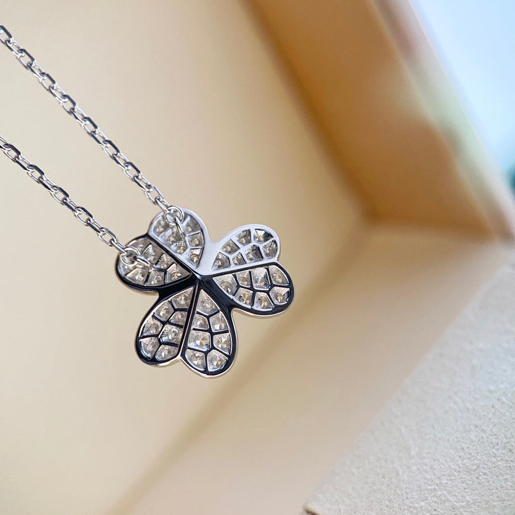 Traum-Halskette aus Silber mit Kleeblatt-Diamanten