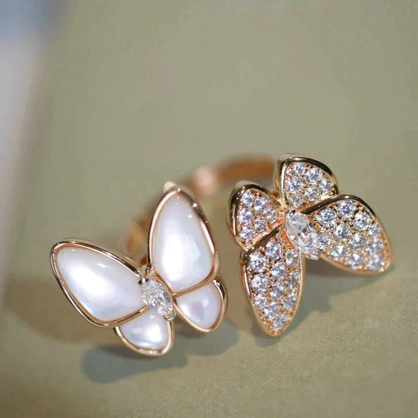 „Dream“-Ring mit Zwillingsschmetterling, Diamanten und Perlmutt