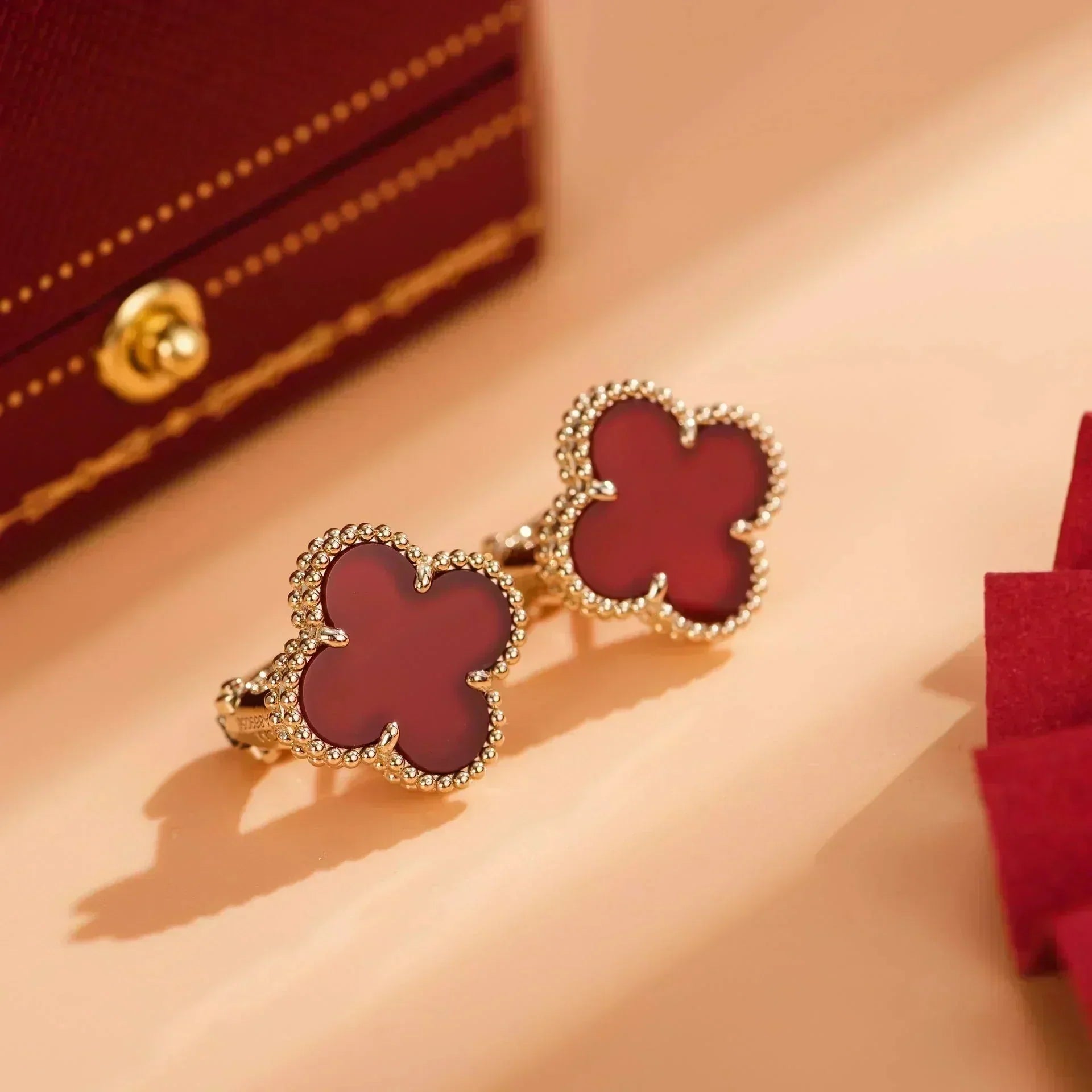¡®Dream¡¯CLOVER MEDIUM 1 MOTIFS CARNELIAN  EARRINGS