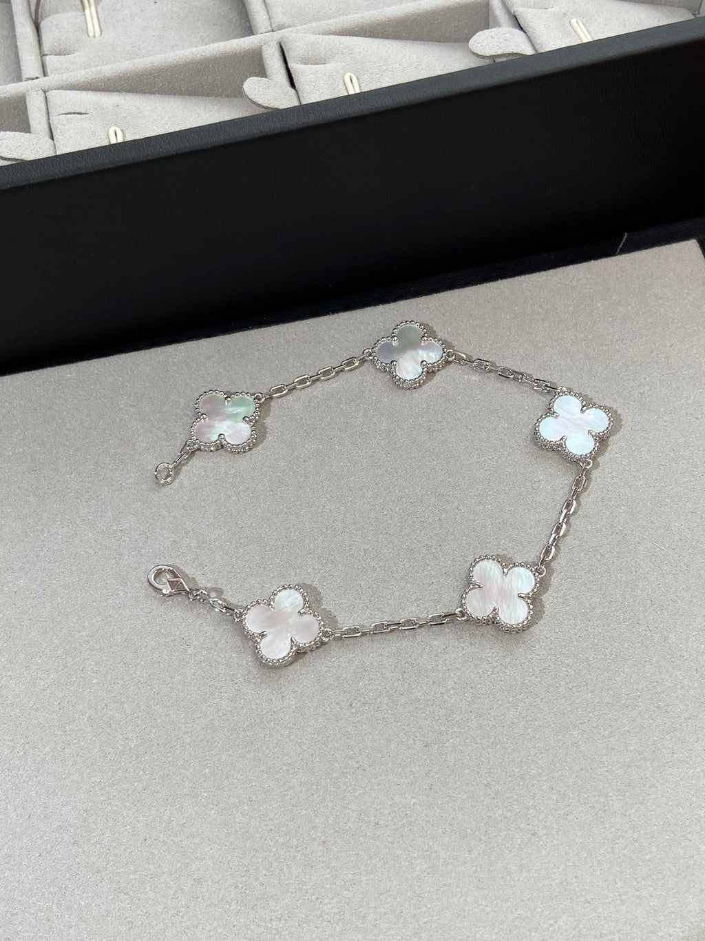 [Traum]Neue CLOVER WHITE PEARL MOP 5 MOTIV ARMBAND KOLLEKTION