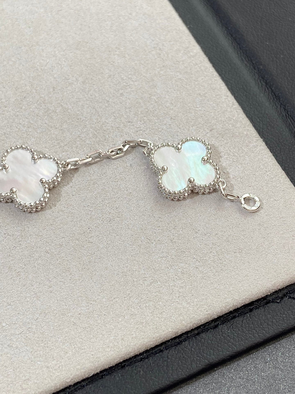 [Traum]Neue CLOVER WHITE PEARL MOP 5 MOTIV ARMBAND KOLLEKTION