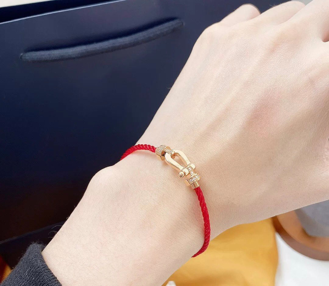 „Dream“FORCE 10 HALBER DIAMANT, ROSÉGOLD, ROTES KORDELARMBAND, GROSSES UND MITTELGROSSES MODELL