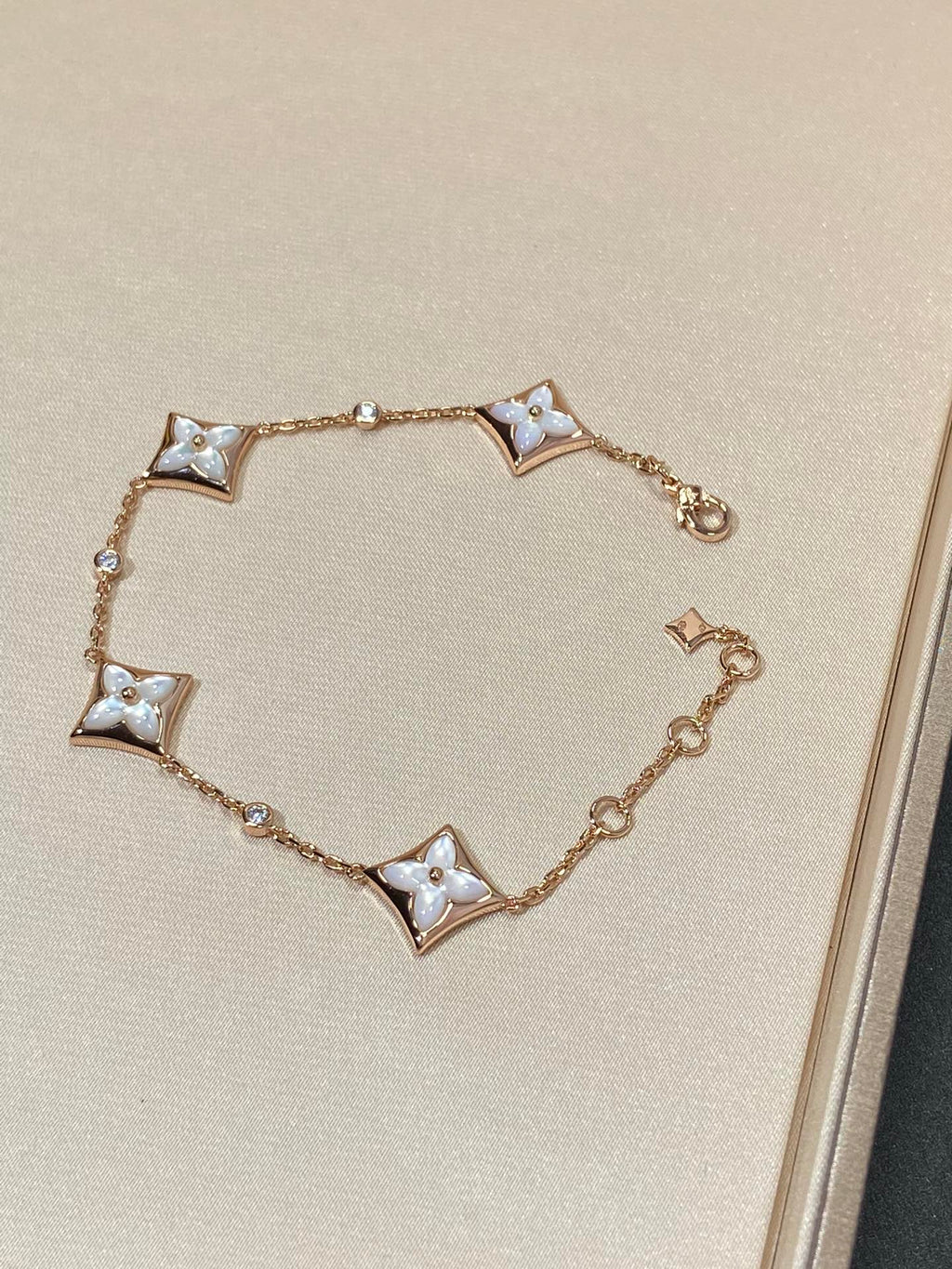 ¡®Dream¡¯STAR 4 MOTIF MOP DIAMOND PINK GOLD BRACELET