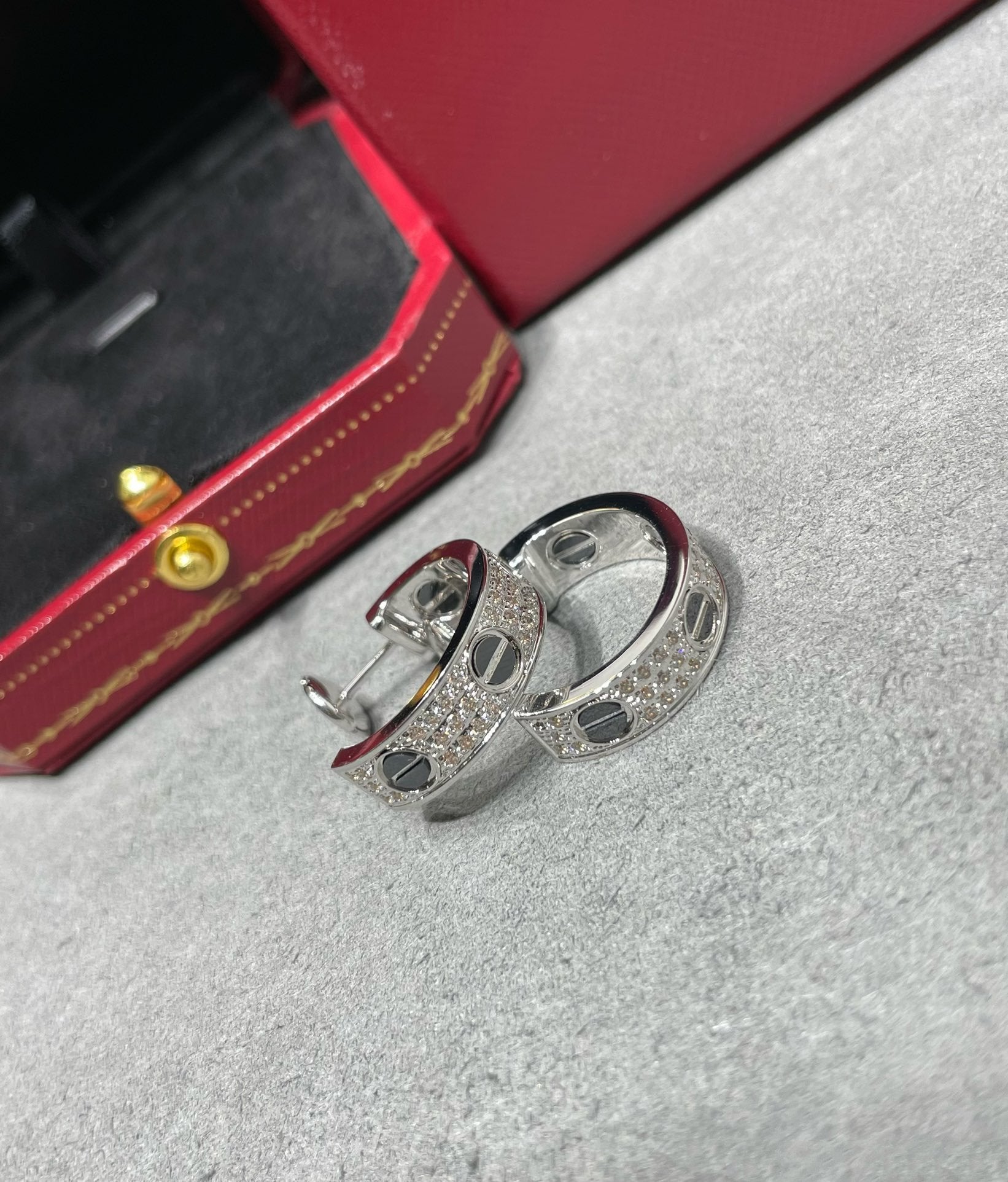 ¡®Dream¡¯LOVE CERAMIC DIAMOND PAVED SILVER EARRINGS
