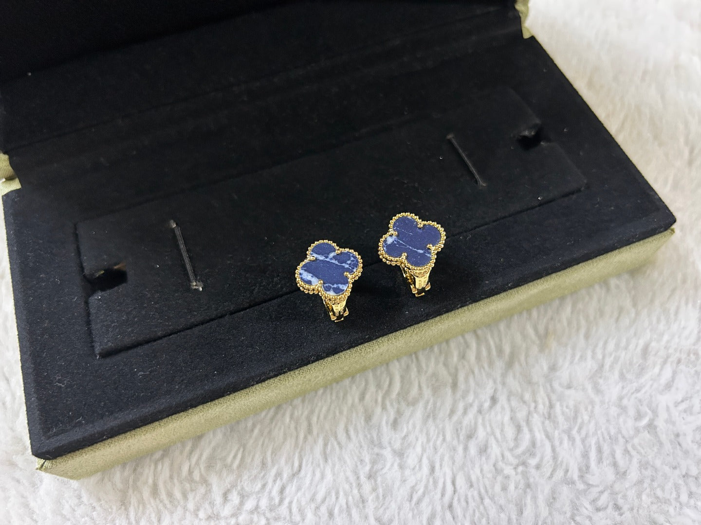 ¡®Dream¡¯CLOVER PIETERSITE MEDIUM STUD EARRINGS