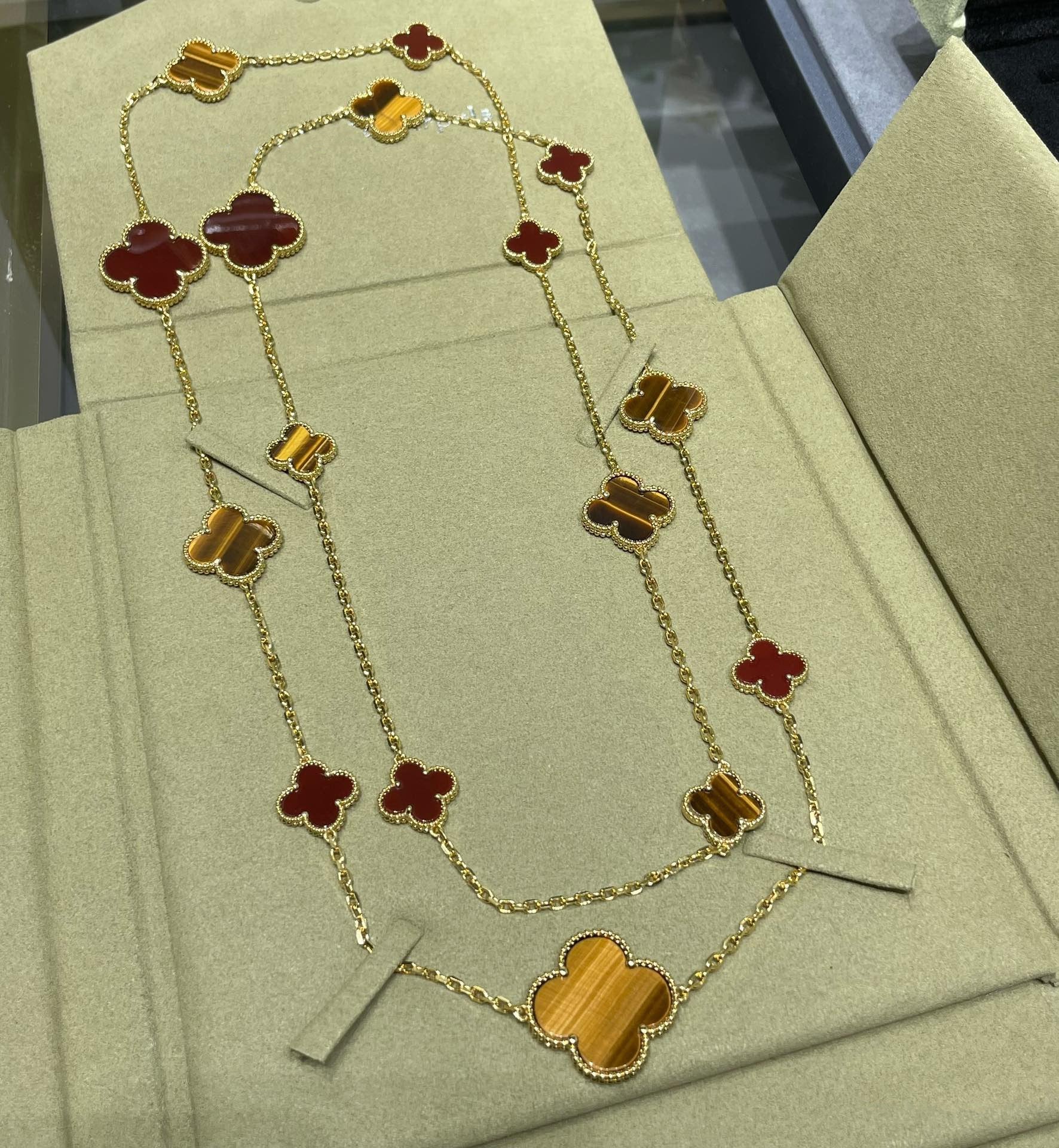 ¡®Dream¡¯CLOVER 16 MOTIF CARNELIAN TIGER EYE ROSE GOLD NECKLACE