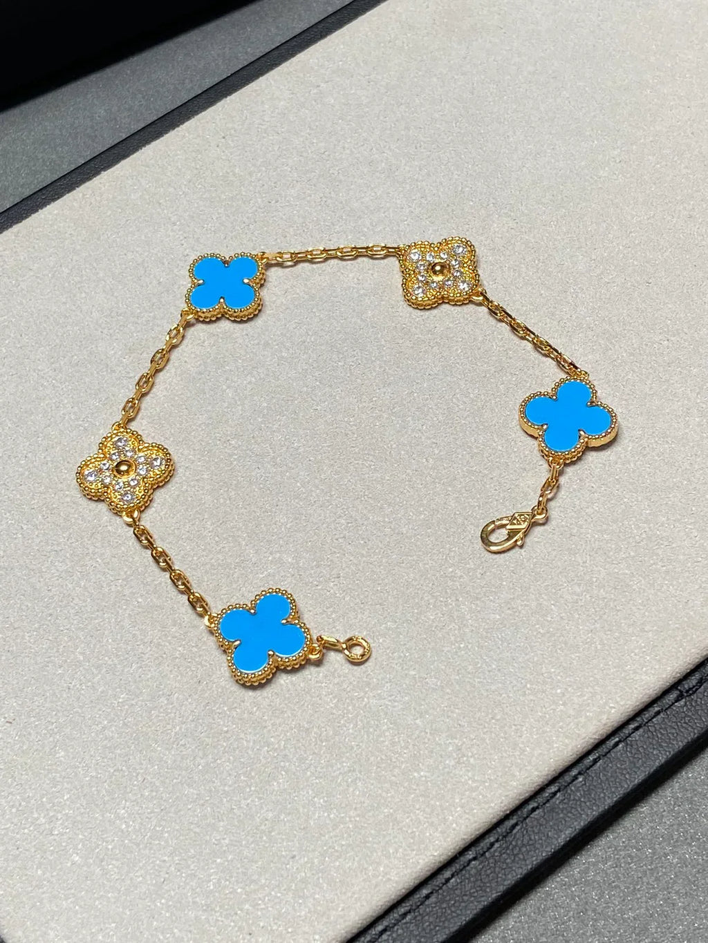 [Traum]Neue Kollektion CLOVER 5 MOTIF BLUE AGATE ARMBÄNDER