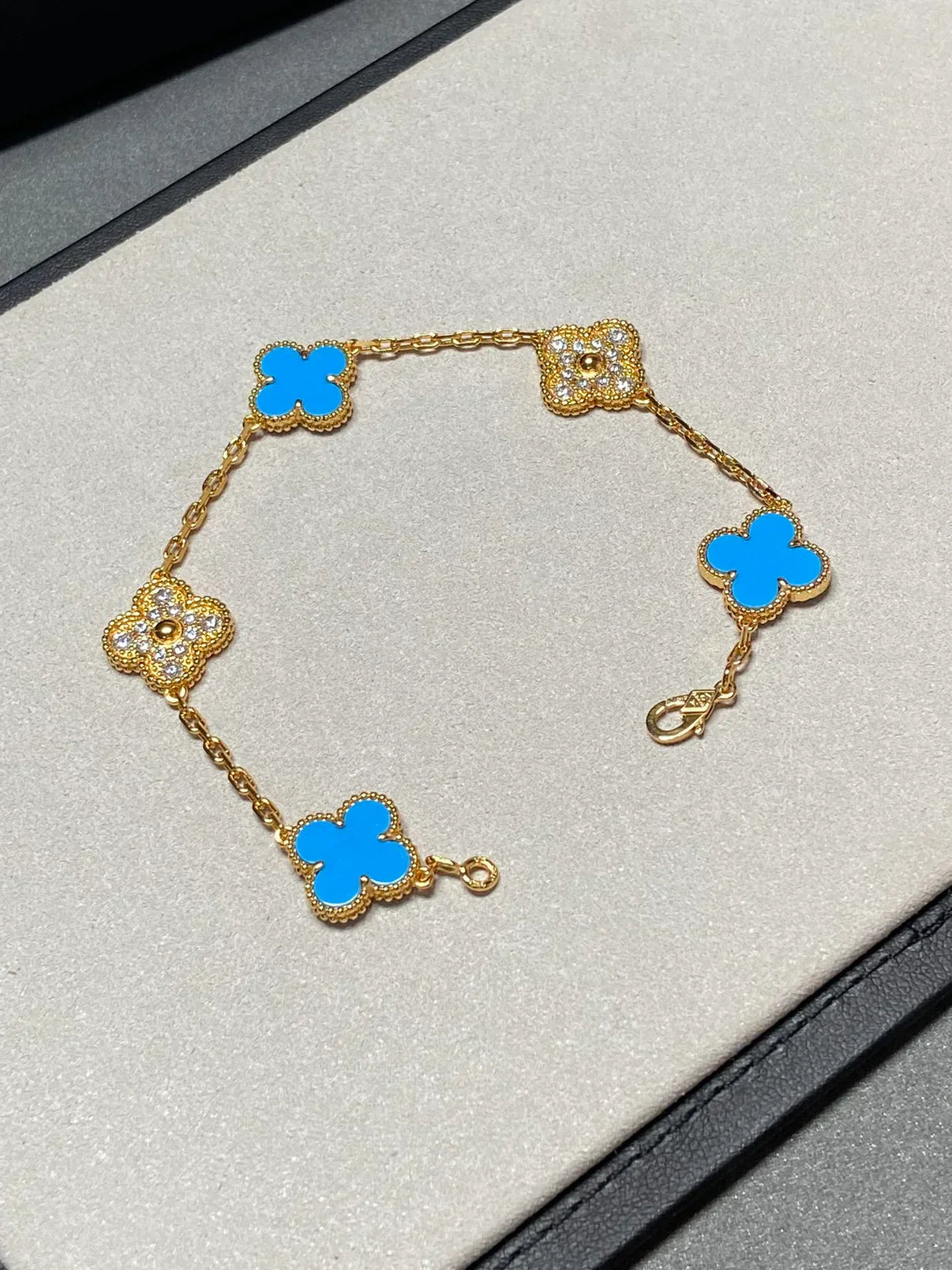 [Traum]Neue Kollektion CLOVER 5 MOTIF BLUE AGATE ARMBÄNDER