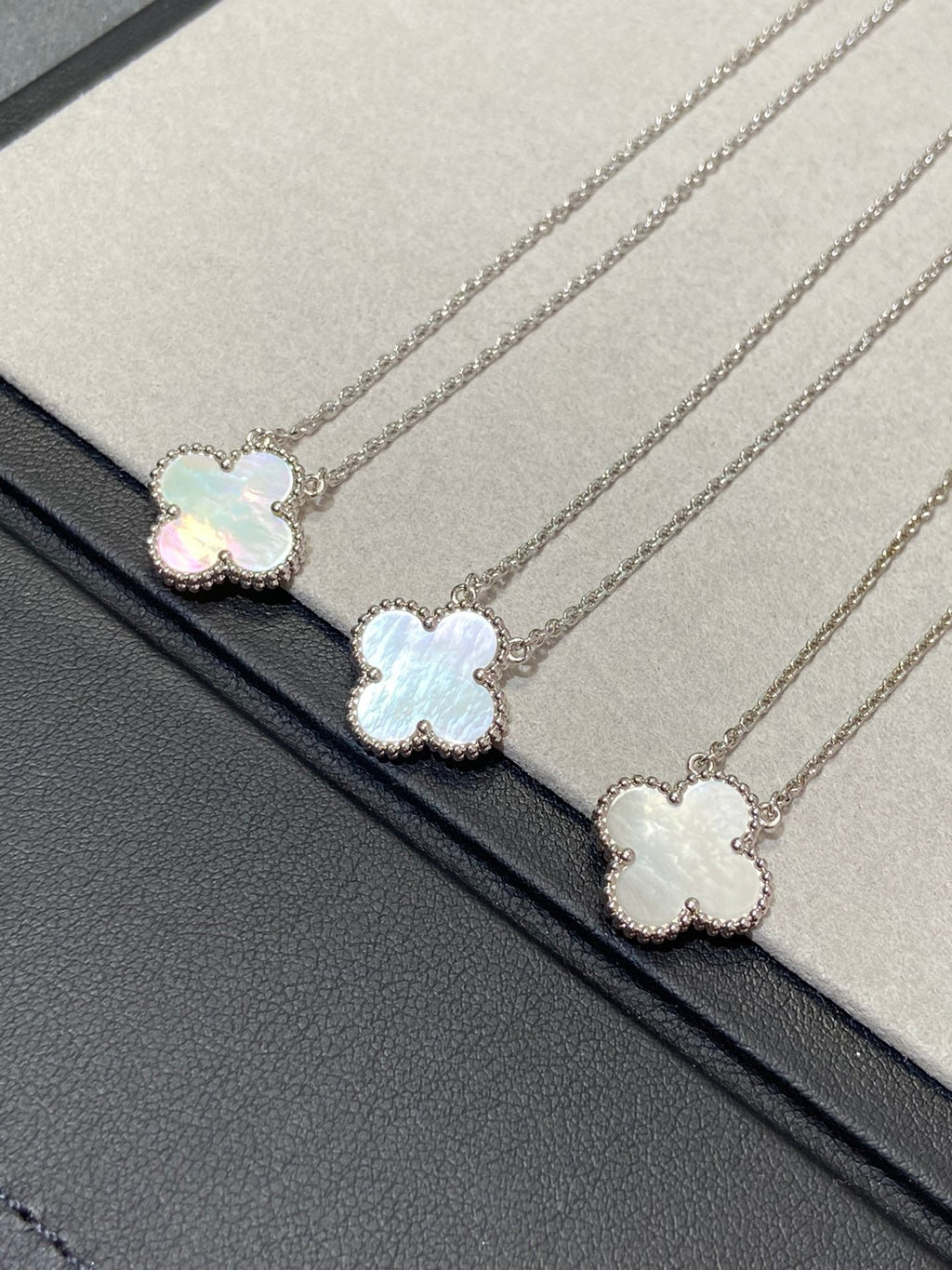 ¡®Dream¡¯CLOVER MEDIUM SILVER WHITE MOP NECKLACE