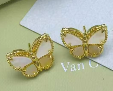 [Dream] 26 NEW CLOVER LUCKY LIGHT YELLOW AND WHITE SET
