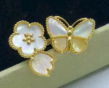 [Dream] 26 NEW CLOVER LUCKY LIGHT YELLOW AND WHITE SET