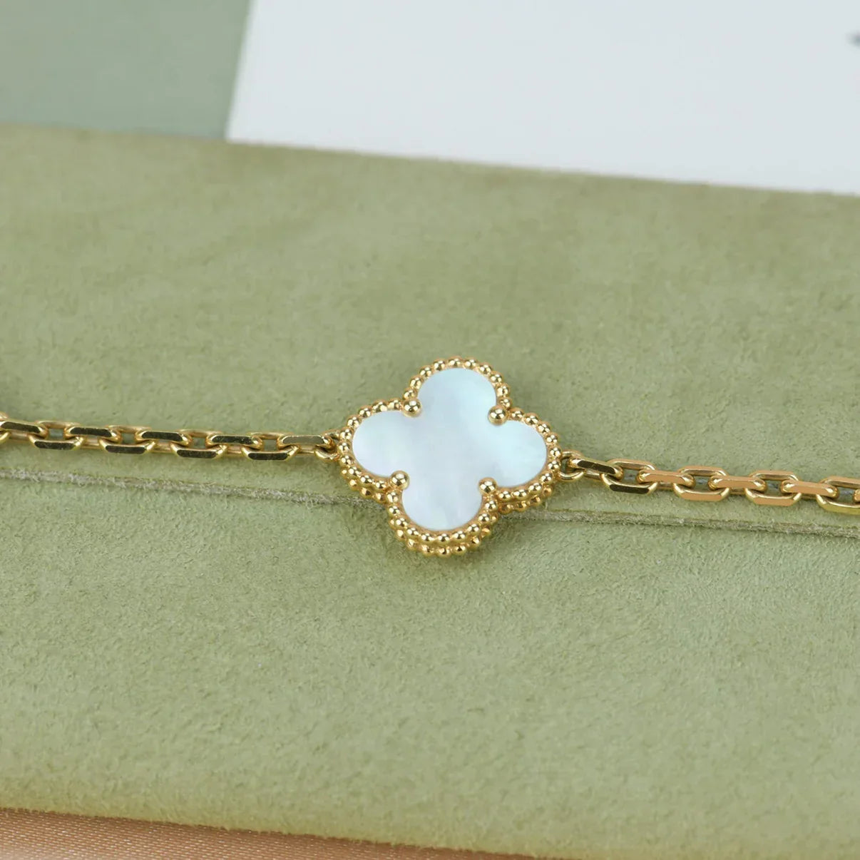 [Traum]Neue CLOVER WHITE PEARL MOP 5 MOTIV ARMBAND KOLLEKTION