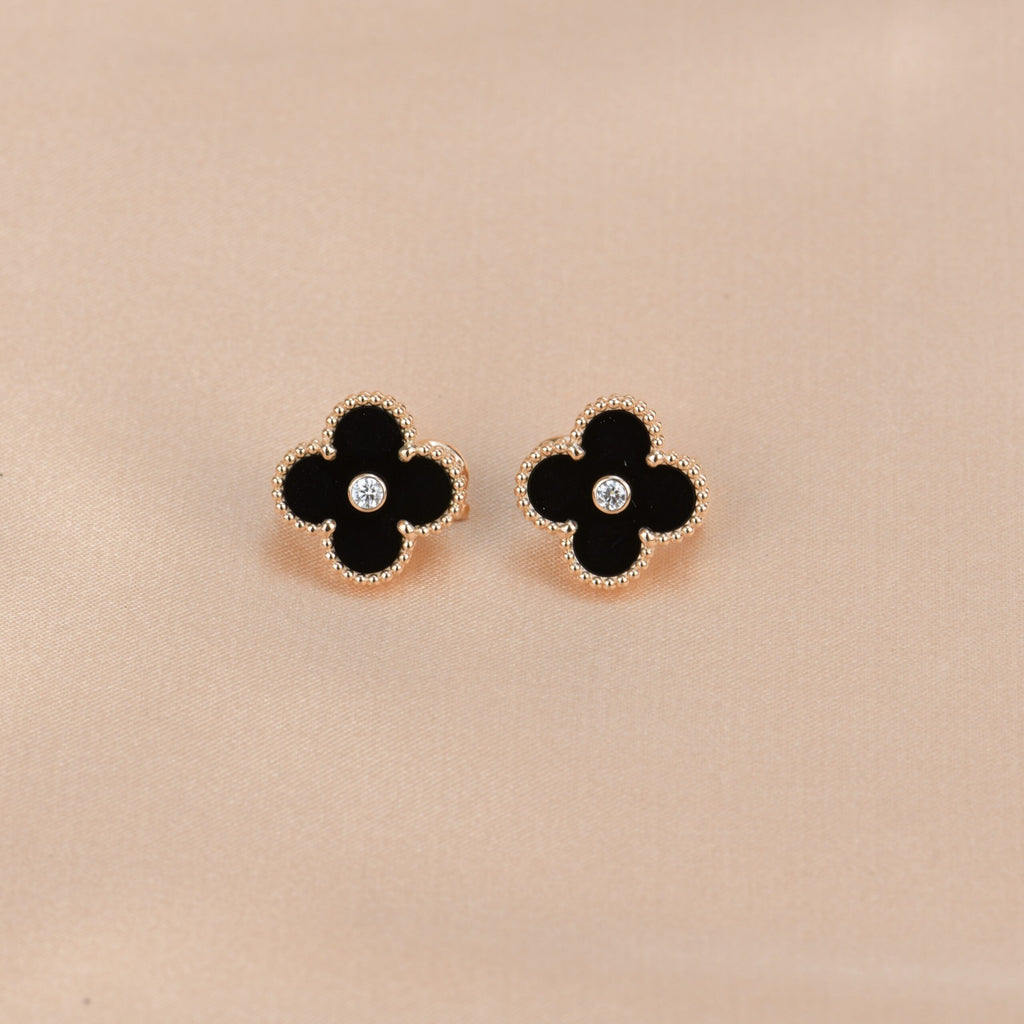 ¡®Dream¡¯CLOVER MEDIUM 1 MOTIFS ONYX DIAMOND EARRINGS
