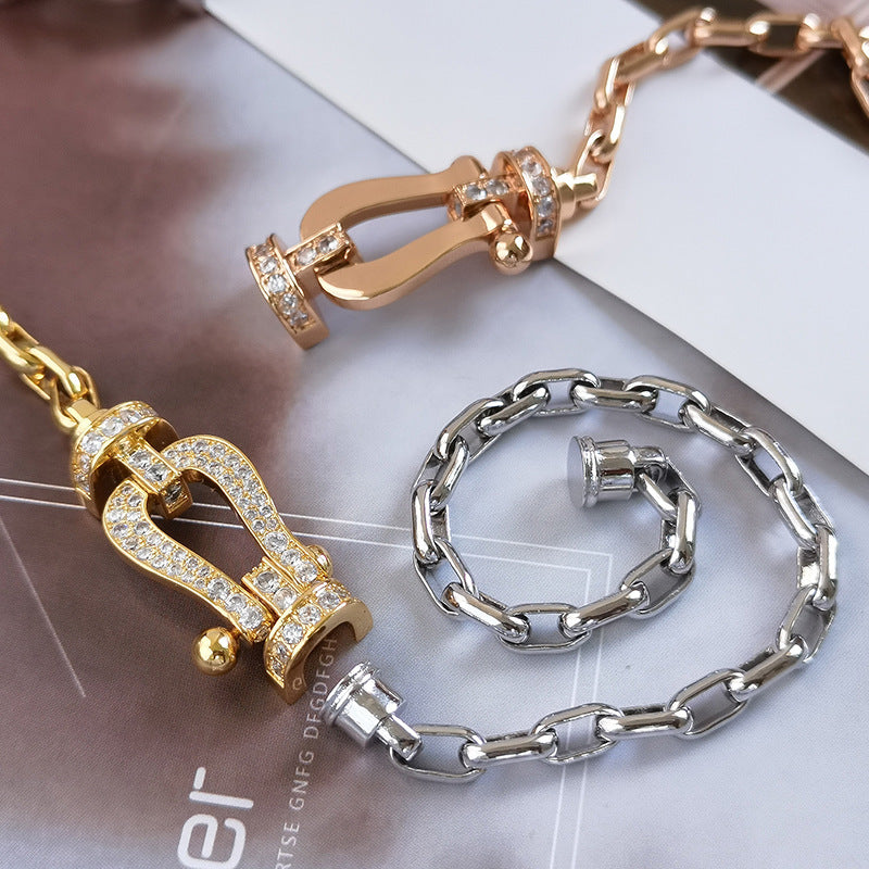 „Dream“-Metallarmband mit großem Hufeisenverschluss