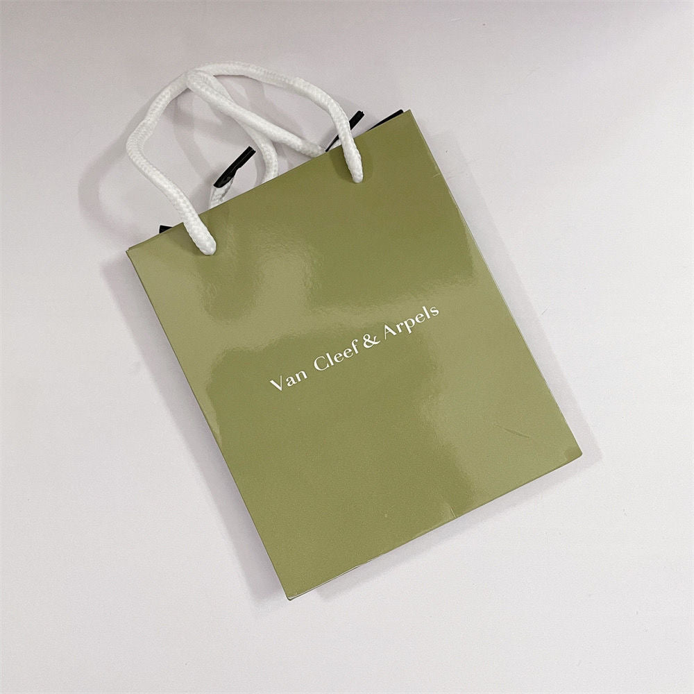 ¡®Dream¡¯VA CLOVER BRACELET NECKLACE RING BOX GIFT BAG