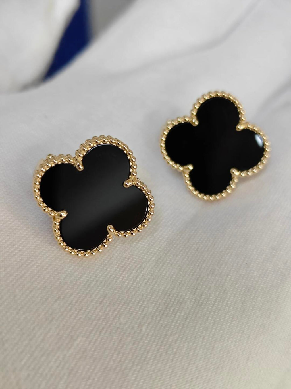 [Dream] CLOVER 20MM BLACK MOP EARRINGS
