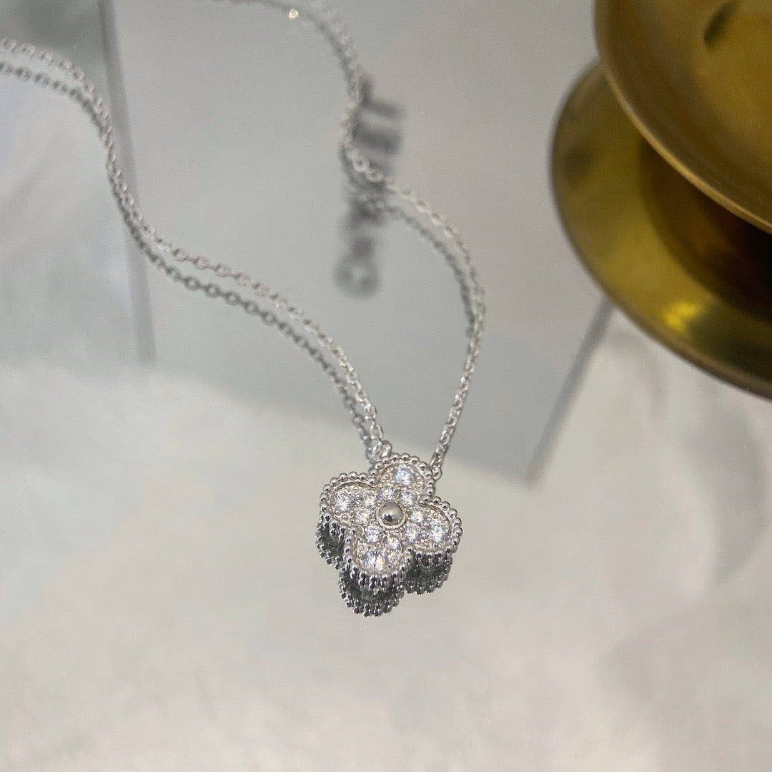 "Dream"CLOVER 15MM DIAMANT EINZELNE BLUMENKETTE
