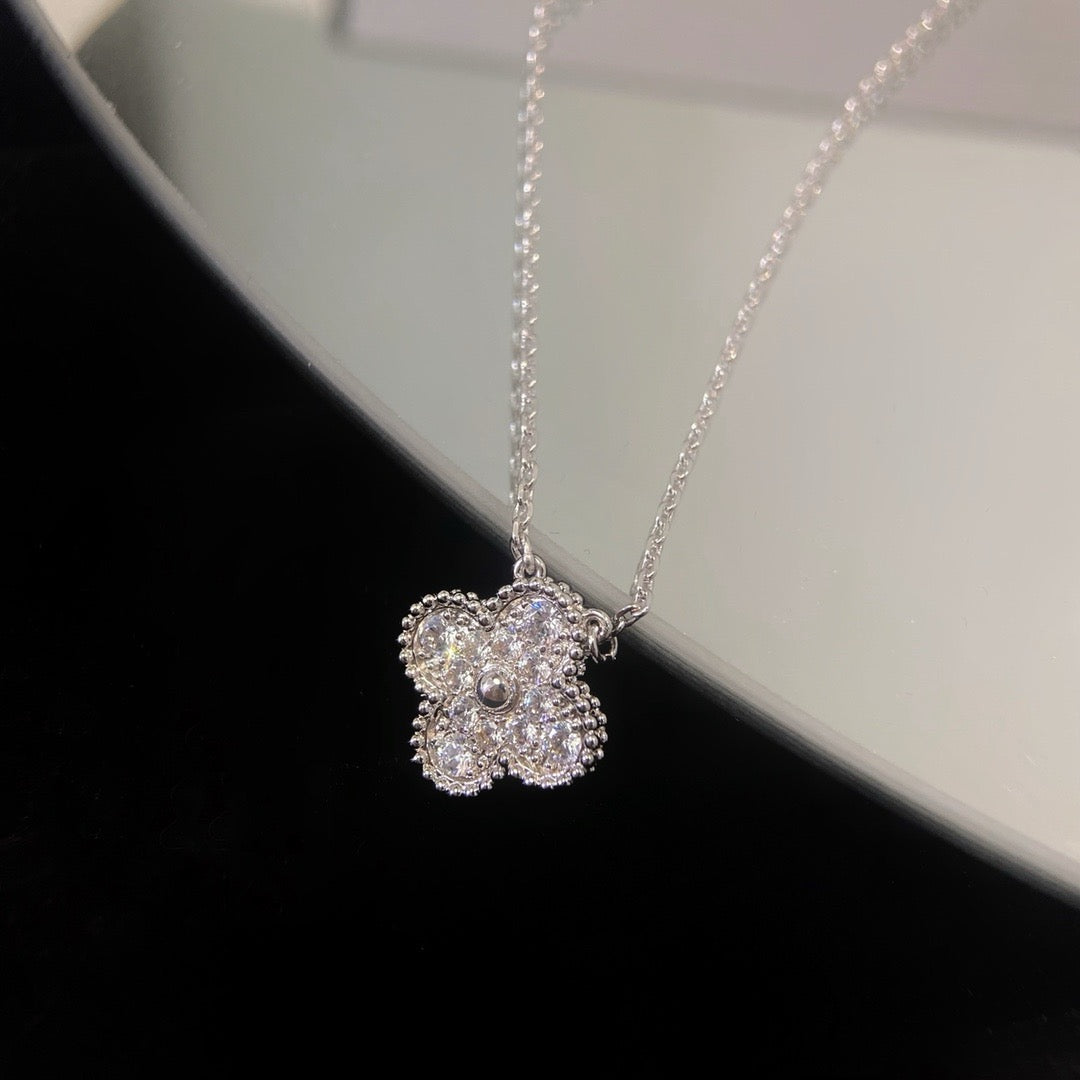 "Dream"CLOVER 15MM DIAMANT EINZELNE BLUMENKETTE