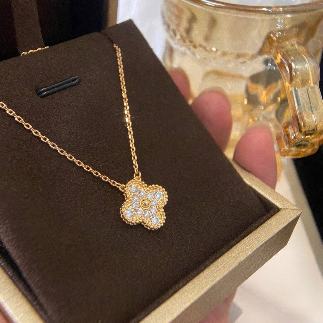 "Dream"CLOVER 15MM DIAMANT EINZELNE BLUMENKETTE