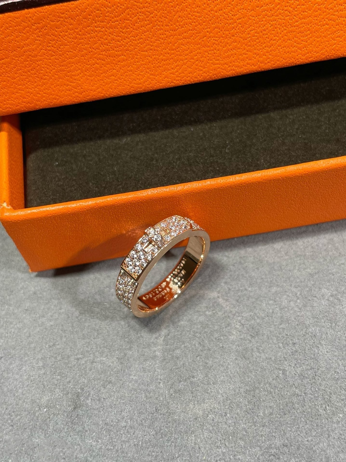 „Dream“-RING AUS ROSÉGOLD MIT DIAMANTEN VON KELLY