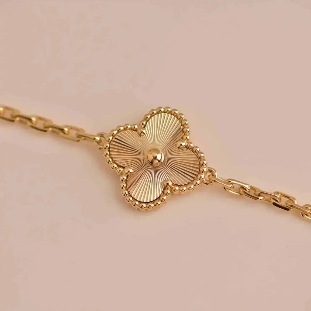 [Dream]New  CLOVER 5 MOTIF LASER BRACELET COLLECTION