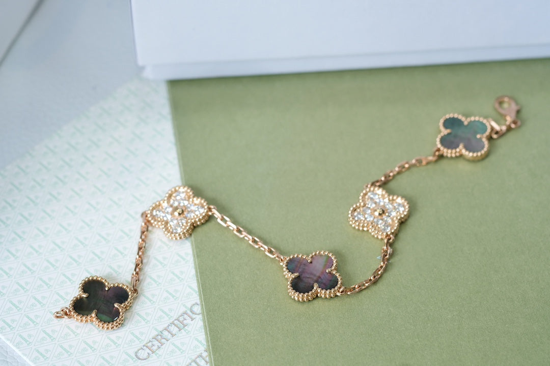 [Dream]New CLOVER 5 MOTIF GRAY MOP BRACELET COLLECTION