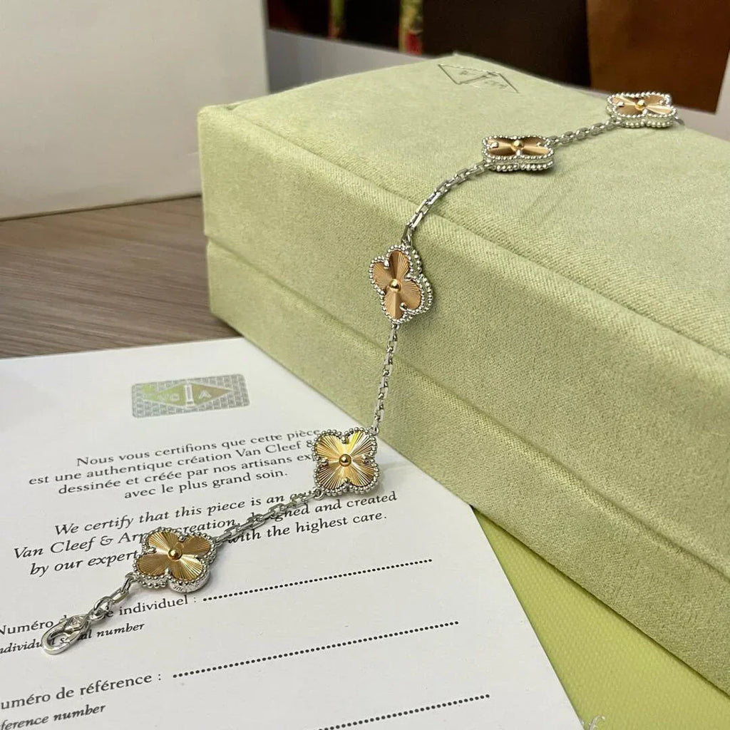 [Dream]New  CLOVER 5 MOTIF LASER BRACELET COLLECTION