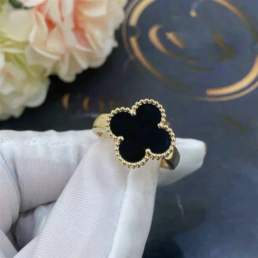 ¡®Dream¡¯CLOVER ONYX RING