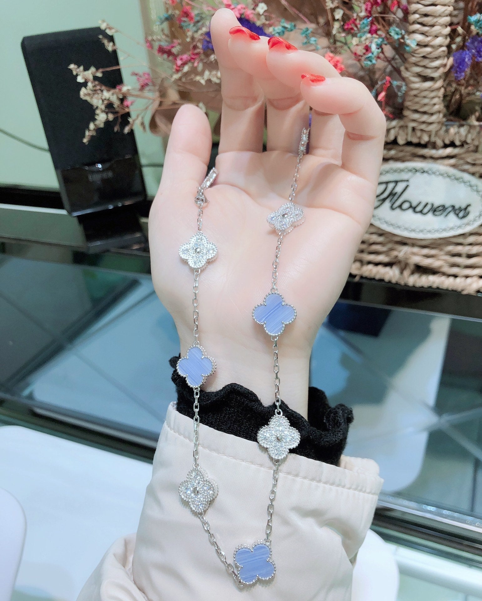 ¡®Dream¡¯CLOVER 10 MOTIFS CHALCEDONY DIAMONDS SILVER NECKLACE